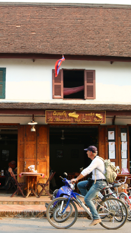 Cycling through city streets