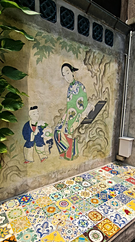 Chinese tables of Talad Noi