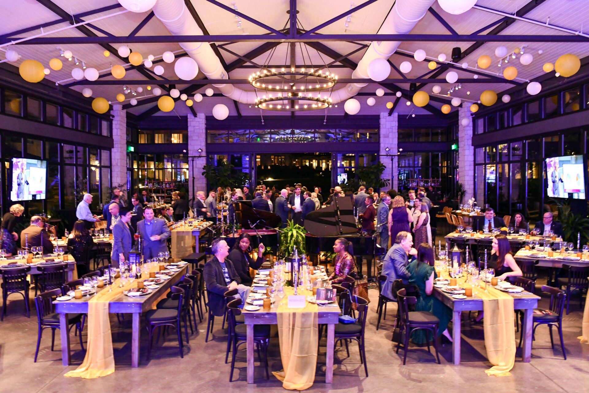 Elegant seated dinner table scape