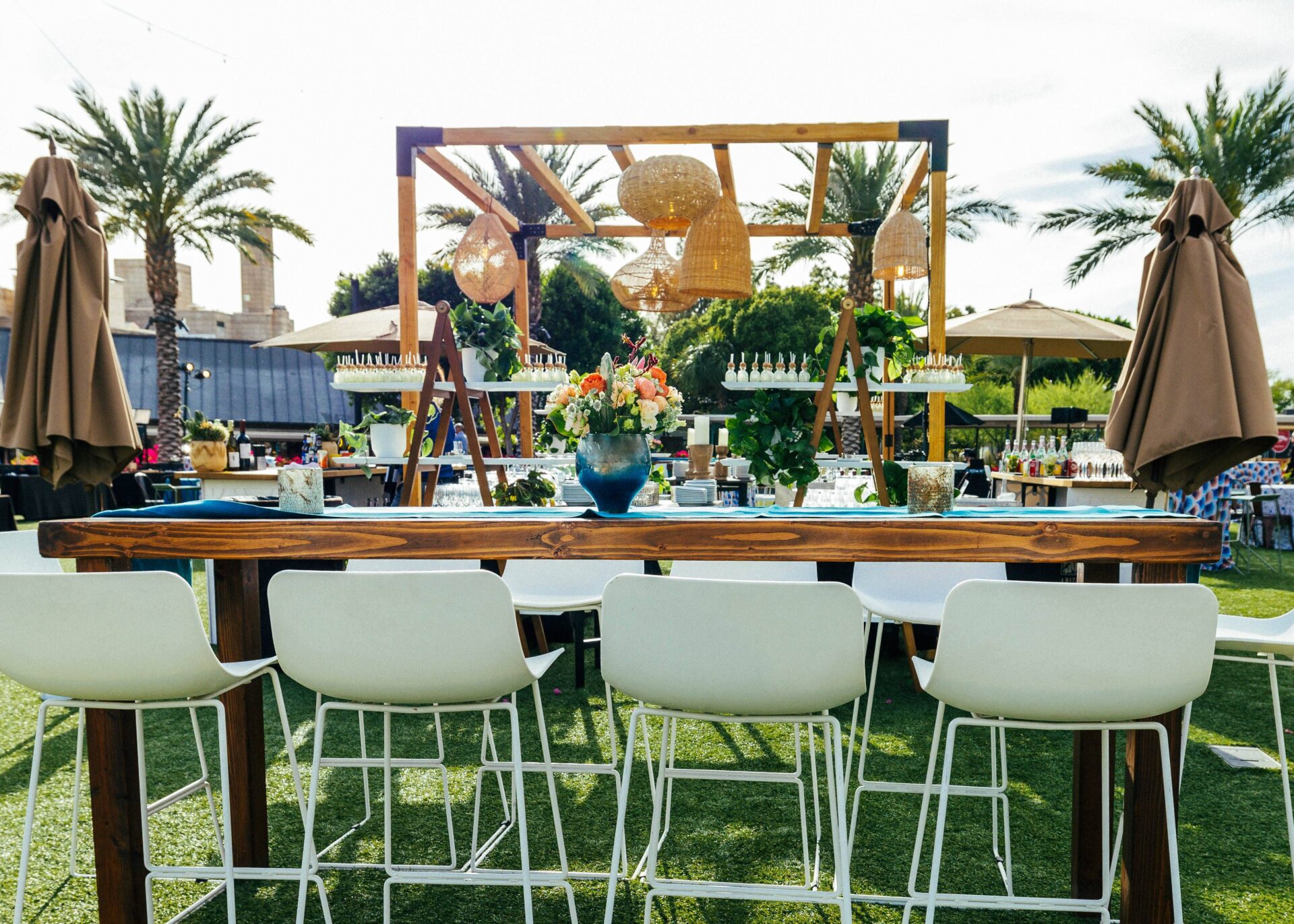 Table setting with decor