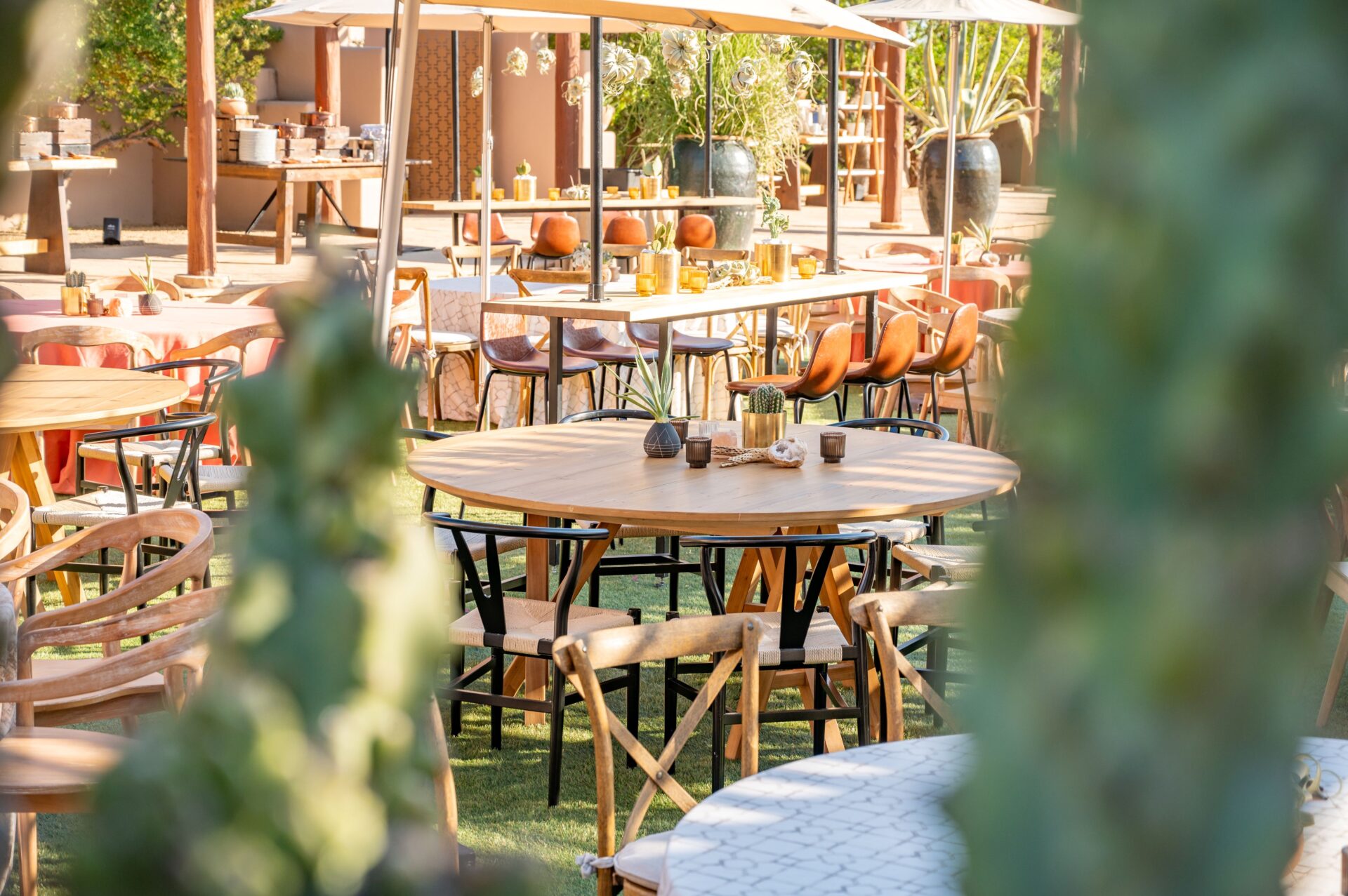 Table setting and decor