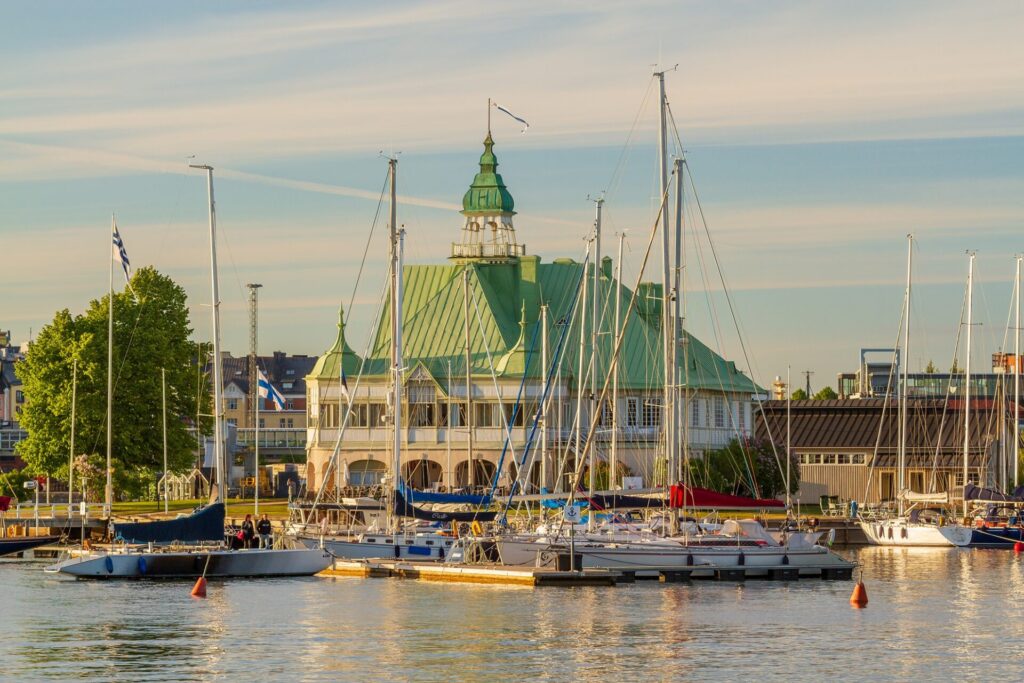 Enjoy the maritime scenes and venues in Archipelago