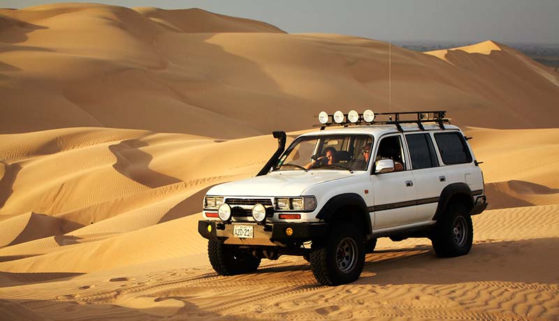 Paracas desert in a 4x4 truck