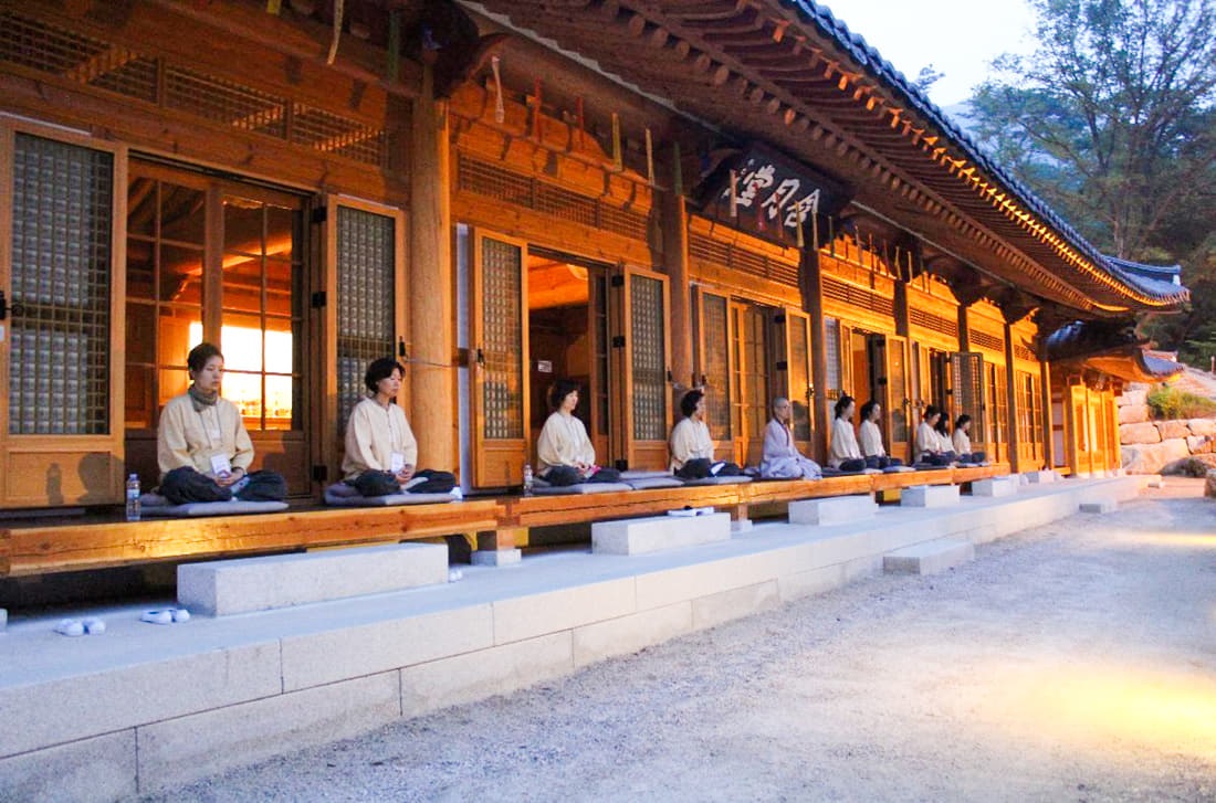 Temple Stay at Jingwansa, Seoul, Korea