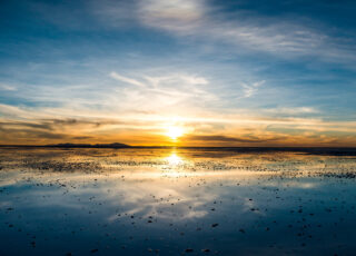 Sunset scenery on Salar de Uyuni