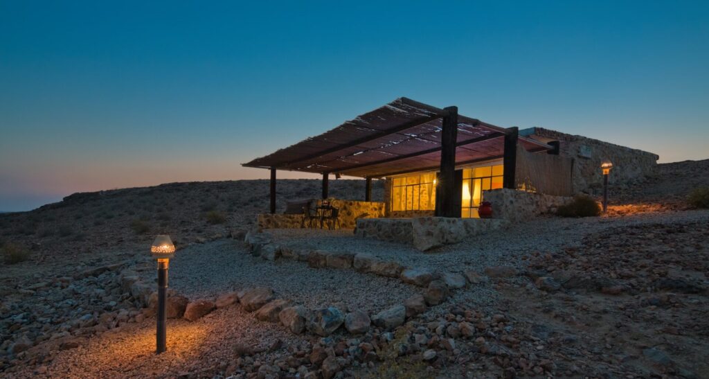 Rustic accommodation with the Negev Panorama