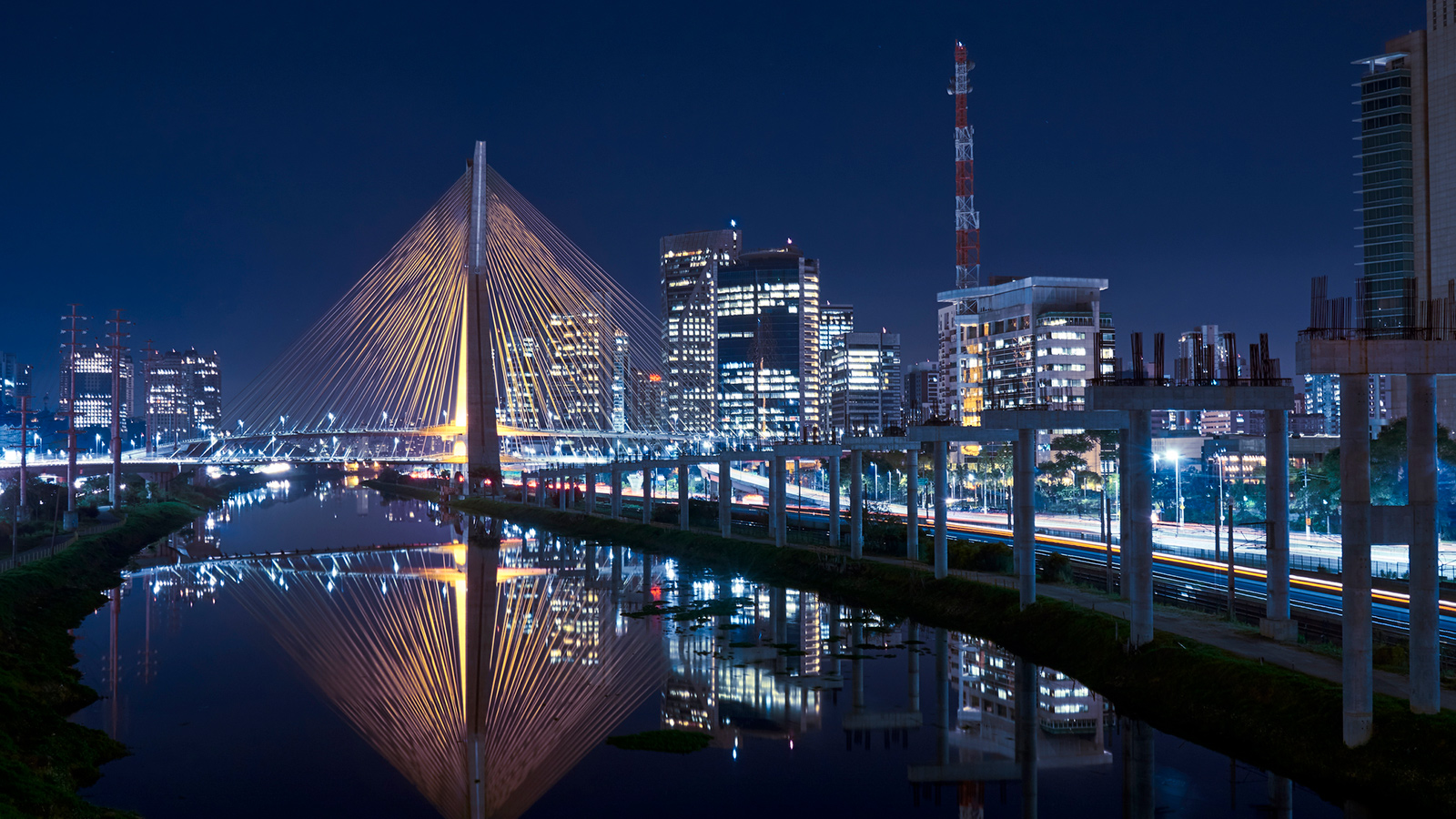 Estaiada Bridge in São Paulo, Brazil at night