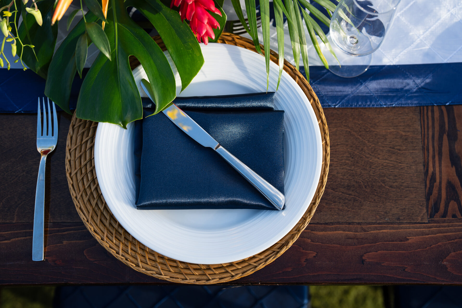 Kauai event decor and table setting